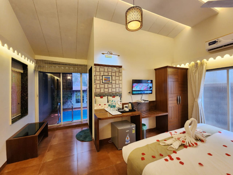 Siddhant Hill Resort,a Honeymoon Suite with Open Sky Roof Indoor Private Swimming Pool